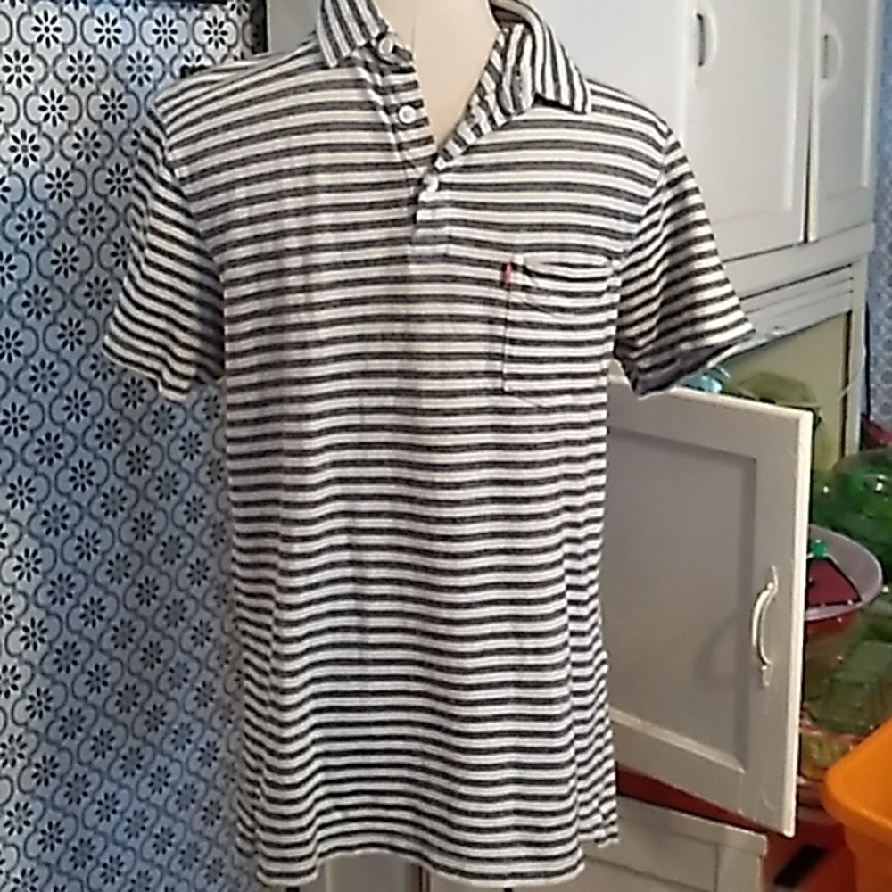 Vintage Levis medium men's polo shirt 👕